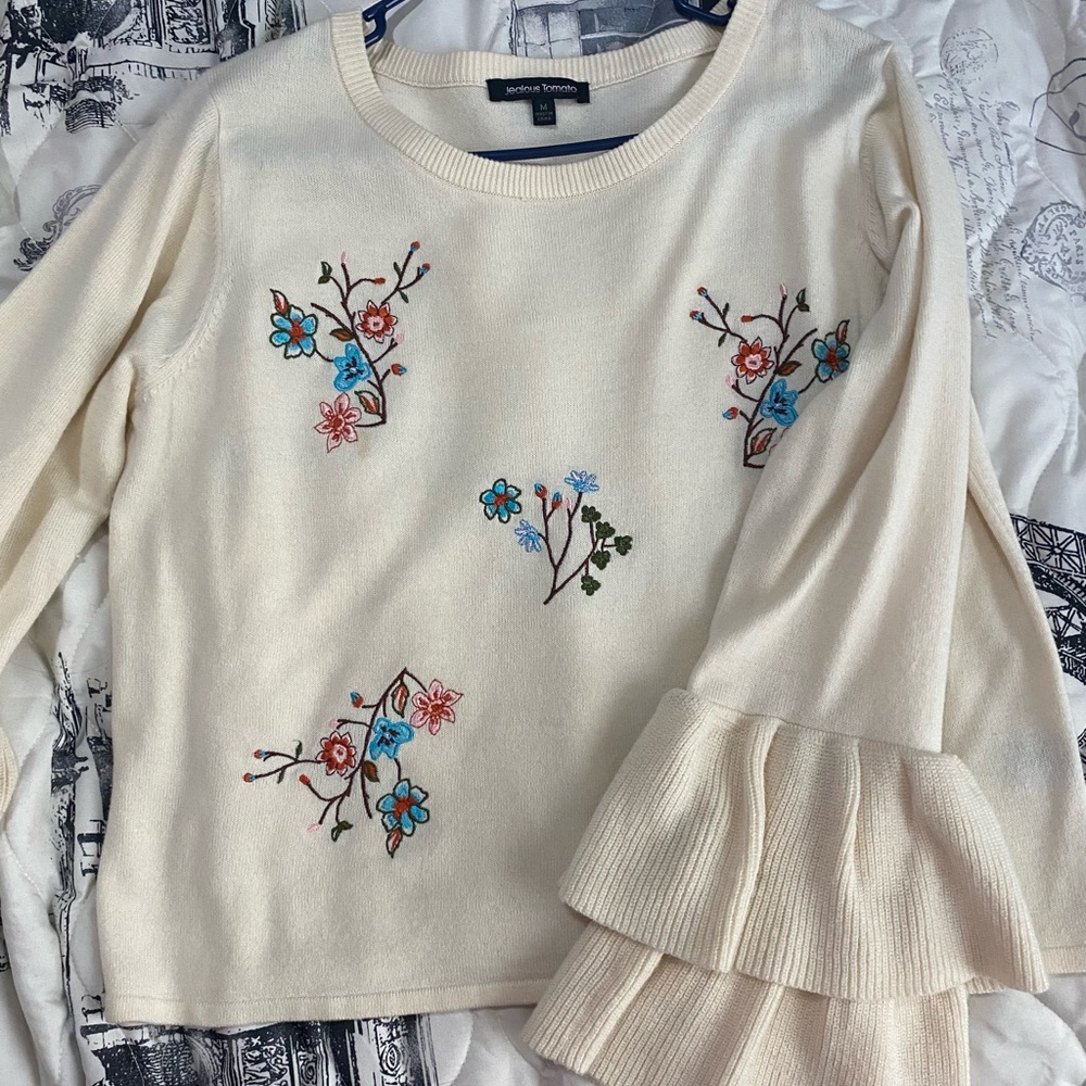 Size m winter top with beautiful sleeves.